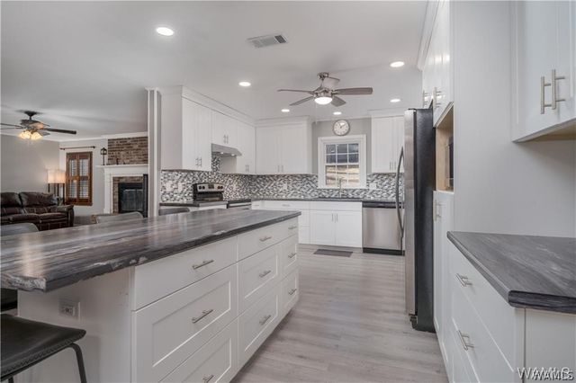 5710 Golden Pond, Northport, AL 35473