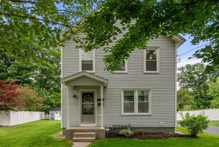 19 Hatfield St, Northampton, MA 01060