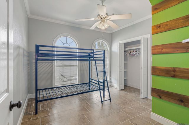 212 Chateau Dr, Lockport, LA 70374
