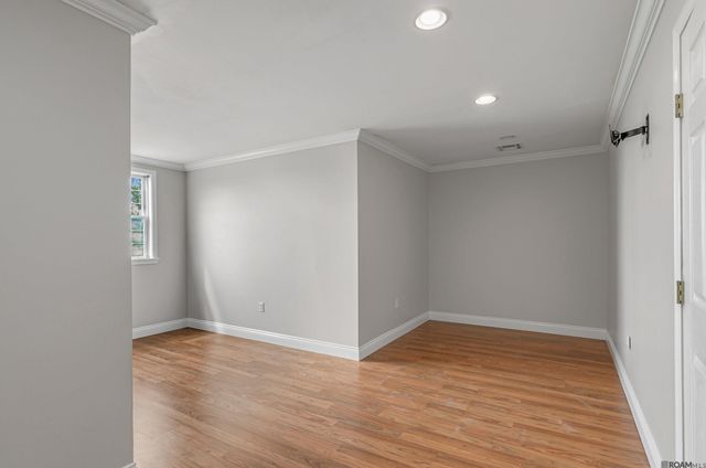 212 Chateau Dr, Lockport, LA 70374