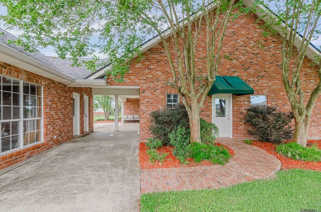 212 Chateau Dr, Lockport, LA 70374
