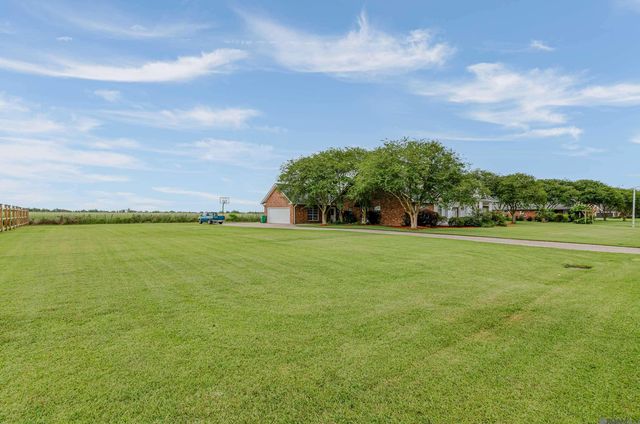 212 Chateau Dr, Lockport, LA 70374