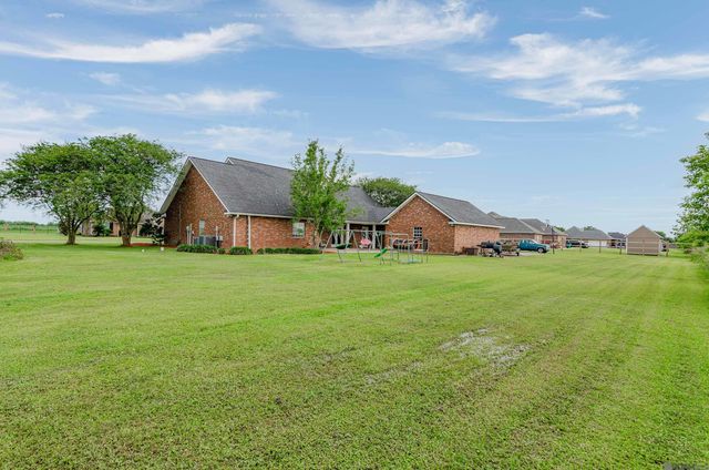 212 Chateau Dr, Lockport, LA 70374