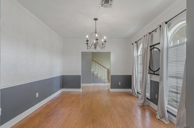 212 Chateau Dr, Lockport, LA 70374