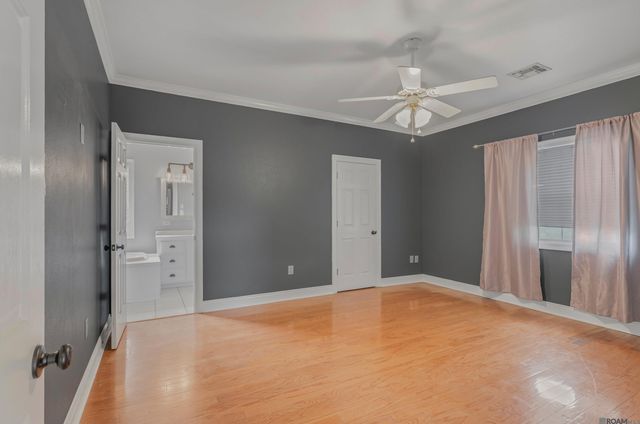 212 Chateau Dr, Lockport, LA 70374
