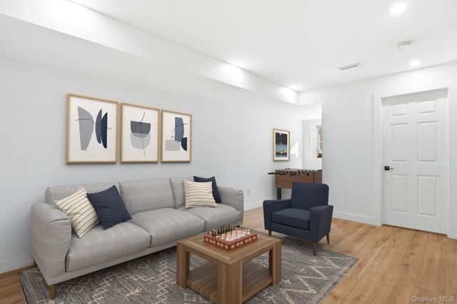 78 N Kensico Avenue, White Plains, NY 10604