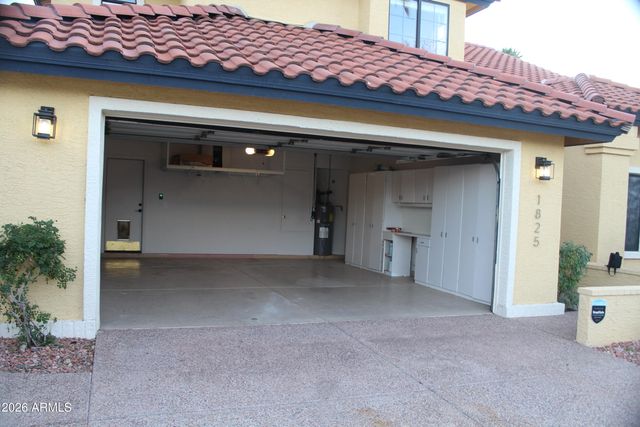 1825 E REDFIELD Road, Phoenix, AZ 85022