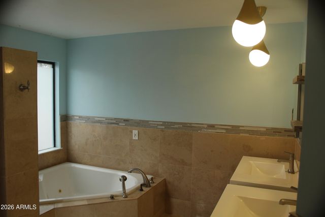 1825 E REDFIELD Road, Phoenix, AZ 85022