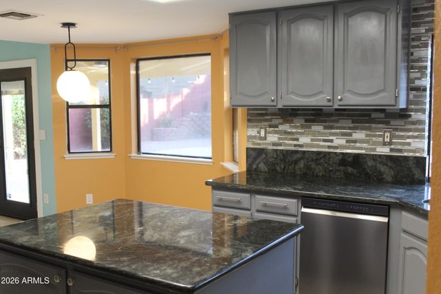 1825 E REDFIELD Road, Phoenix, AZ 85022