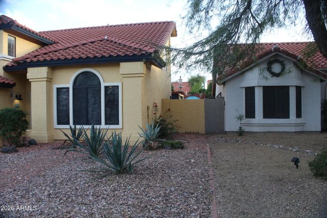 1825 E REDFIELD Road, Phoenix, AZ 85022