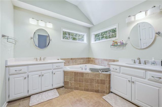 21714 W 96th Street, Lenexa, KS 66220