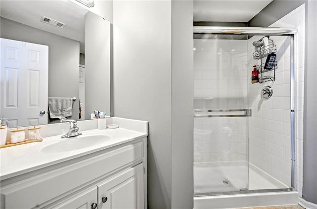 21714 W 96th Street, Lenexa, KS 66220