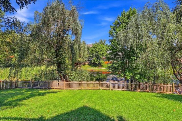 21714 W 96th Street, Lenexa, KS 66220