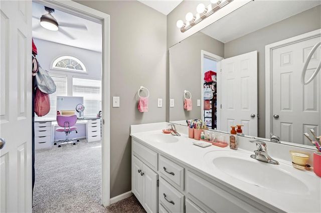 21714 W 96th Street, Lenexa, KS 66220