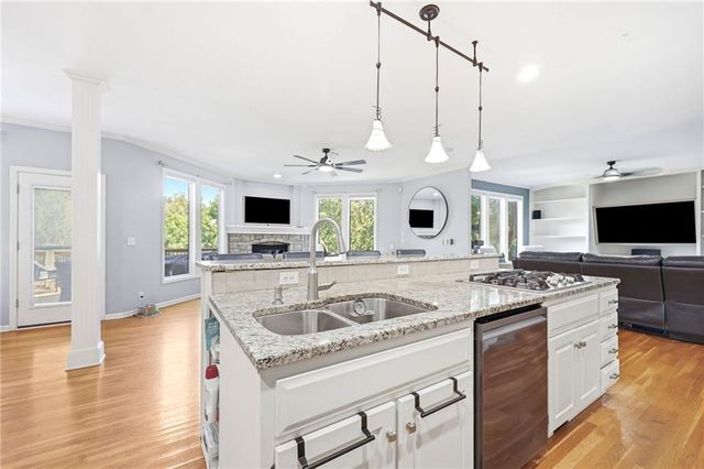 21714 W 96th Street, Lenexa, KS 66220