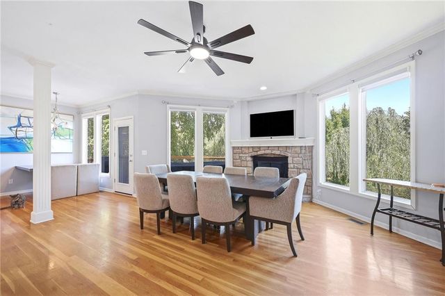 21714 W 96th Street, Lenexa, KS 66220