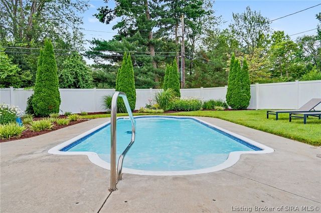 1438 McCartin Drive, New Albany, IN 47150