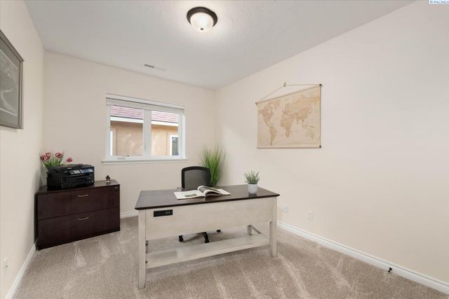 9309 Majestia Ln, Pasco, WA 99301