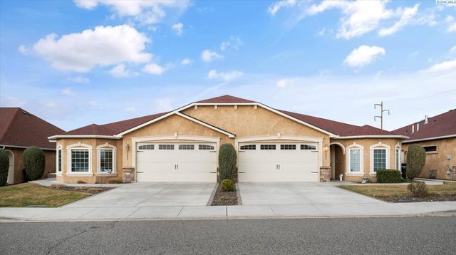 9309 Majestia Ln, Pasco, WA 99301