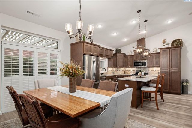 9309 Majestia Ln, Pasco, WA 99301