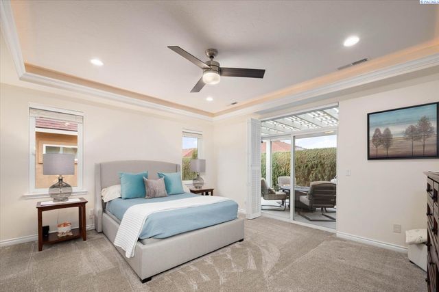 9309 Majestia Ln, Pasco, WA 99301