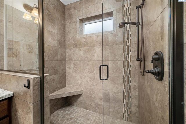 9309 Majestia Ln, Pasco, WA 99301