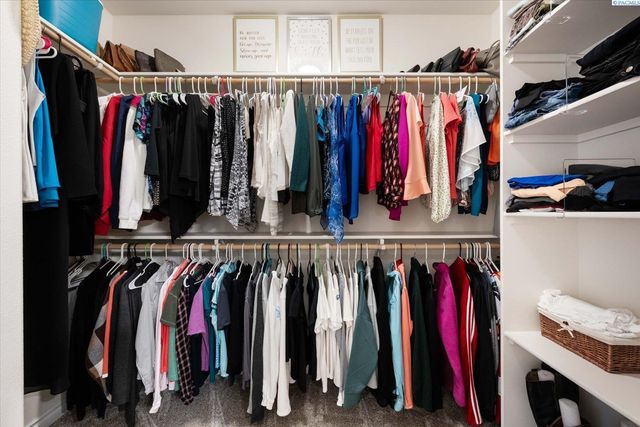 9309 Majestia Ln, Pasco, WA 99301