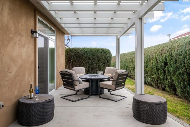 9309 Majestia Ln, Pasco, WA 99301