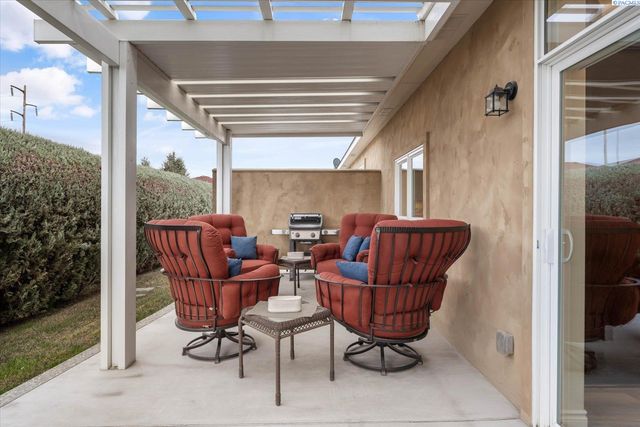 9309 Majestia Ln, Pasco, WA 99301