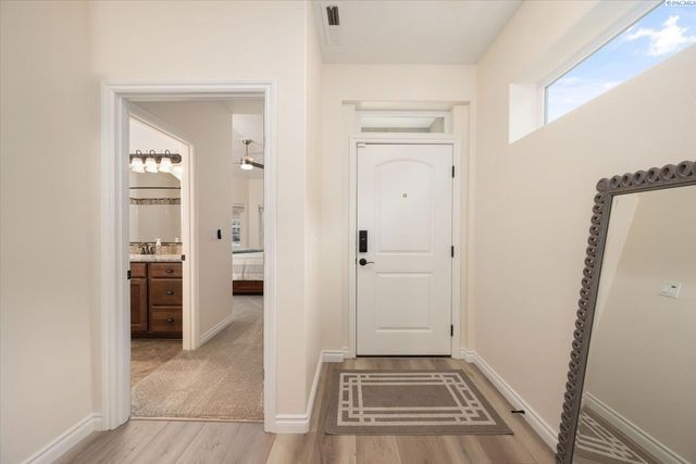 9309 Majestia Ln, Pasco, WA 99301