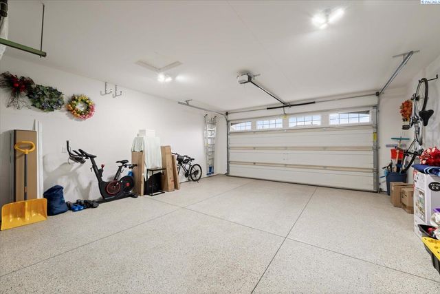 9309 Majestia Ln, Pasco, WA 99301