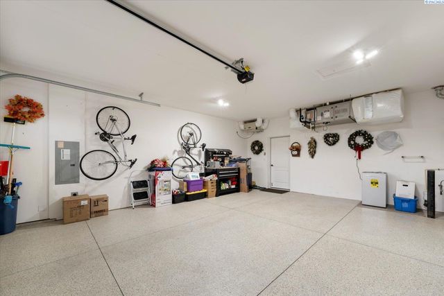 9309 Majestia Ln, Pasco, WA 99301