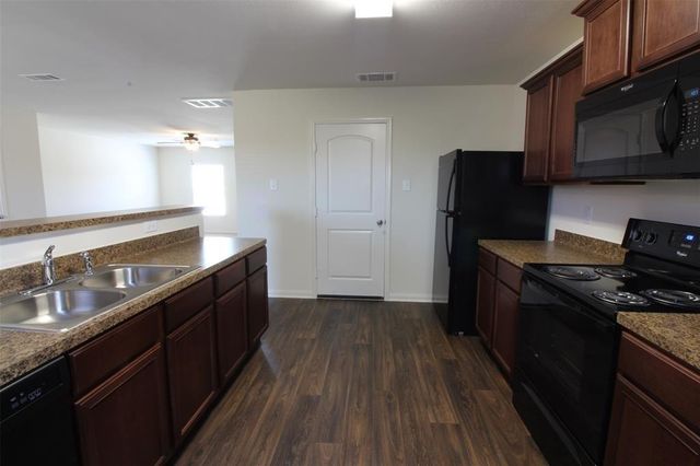 8202 Sandy Sea Road, Cove, TX 77523