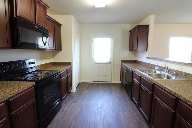 8202 Sandy Sea Road, Cove, TX 77523