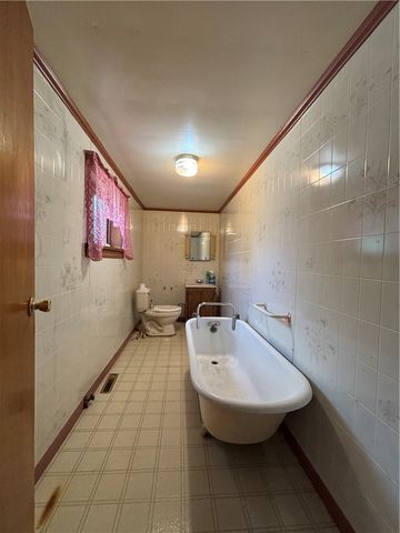 418 Chase Street, Kane Boro, PA 16735