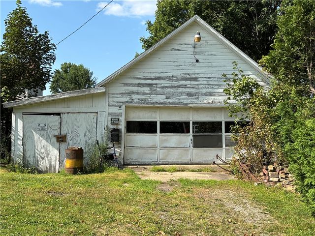 418 Chase Street, Kane Boro, PA 16735