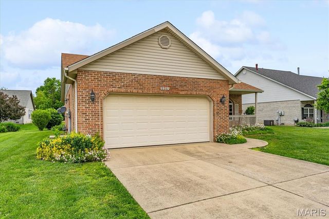 2245 Wellington Drive, Belleville, IL 62221