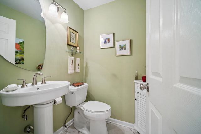 3860 MISSION HILLS Road 217, Northbrook, IL 60062