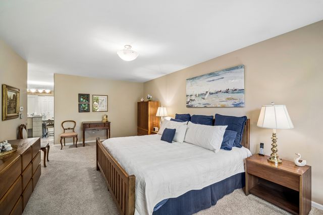 3860 MISSION HILLS Road 217, Northbrook, IL 60062