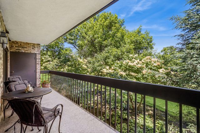 3860 MISSION HILLS Road 217, Northbrook, IL 60062