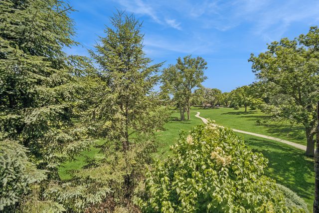 3860 MISSION HILLS Road 217, Northbrook, IL 60062