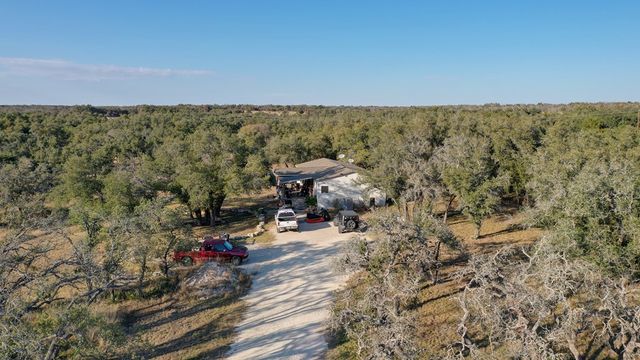 88 Wendel Rd, Harper, TX 78631