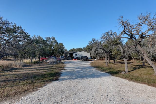 88 Wendel Rd, Harper, TX 78631