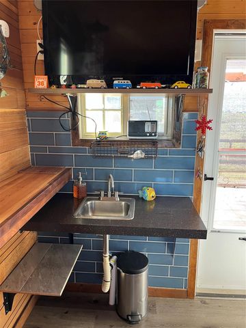 72 Pelican Street, Sargent, TX 77414