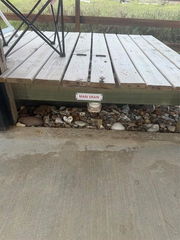 72 Pelican Street, Sargent, TX 77414