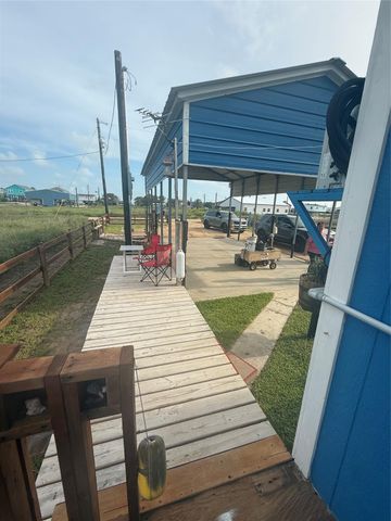 72 Pelican Street, Sargent, TX 77414