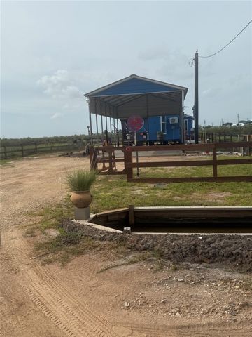 72 Pelican Street, Sargent, TX 77414