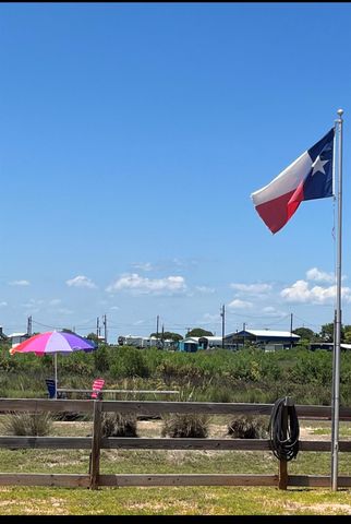 72 Pelican Street, Sargent, TX 77414