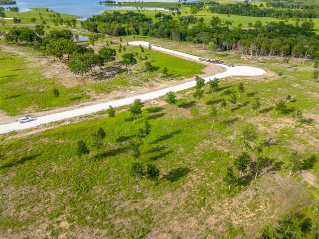 398 Timberland Heights, Windom, TX 75492