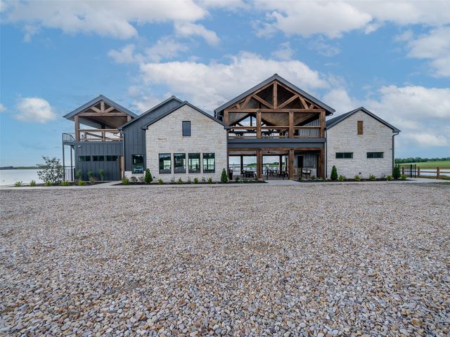 398 Timberland Heights, Windom, TX 75492